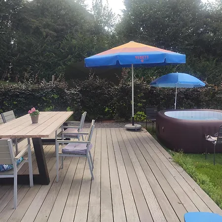 Fredhousedurbuy 2 ベッド・アンド・ブレックファスト デュルビュイ